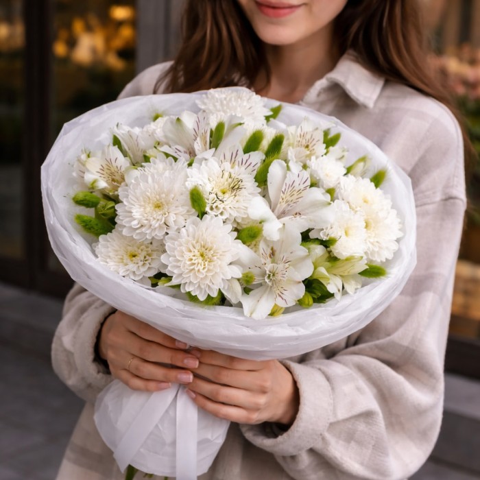 5 альстромерий с белой хризантемой