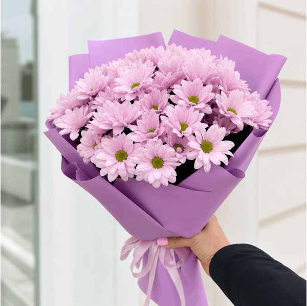 7 розовых хризантем