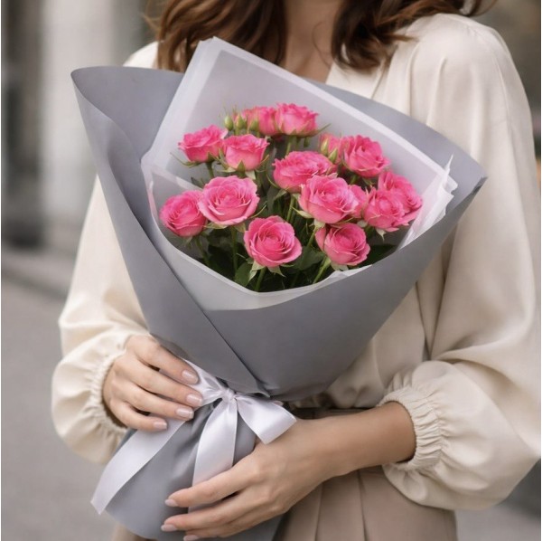 Мини букет из кустовых роз