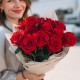 Букет из 13 алых роз