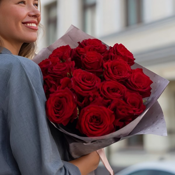 13 красных роз