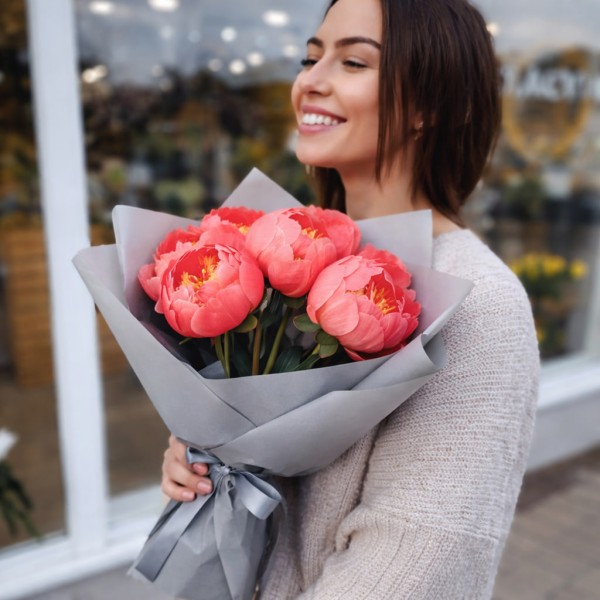 5 коралловых пионов