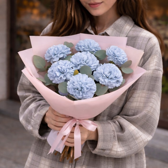 Букет 7 голубых гвоздик