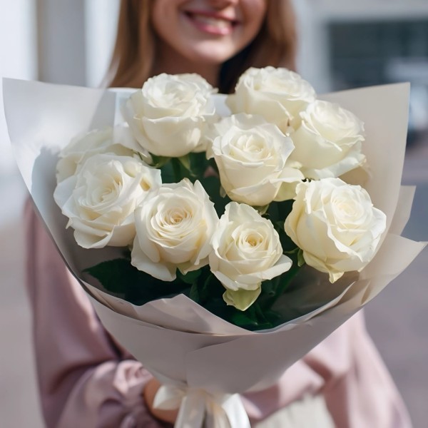 Белые розы 50 см 9 штук