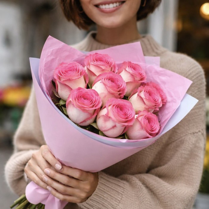 Букет 9 красно-розовых пионов