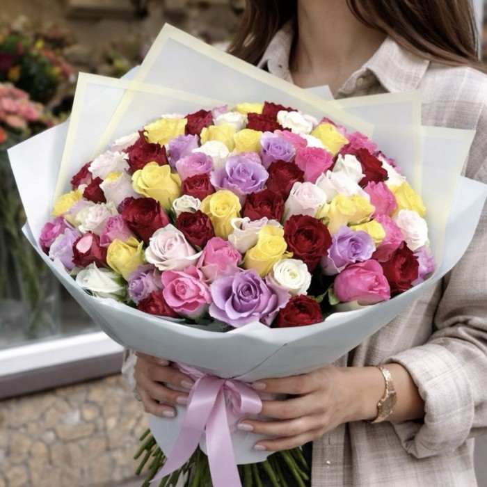 Букет из 51 разноцветной розы Кения