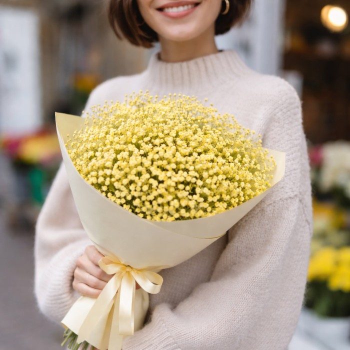 Букет желтых гипсофил