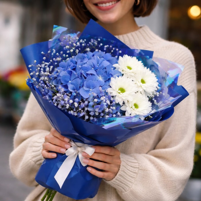 Букет Синяя гортензия с гипсофилой